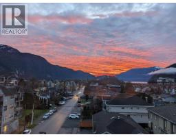 602 38013 Third Avenue, Squamish, BC V8B0Z8 Photo 11