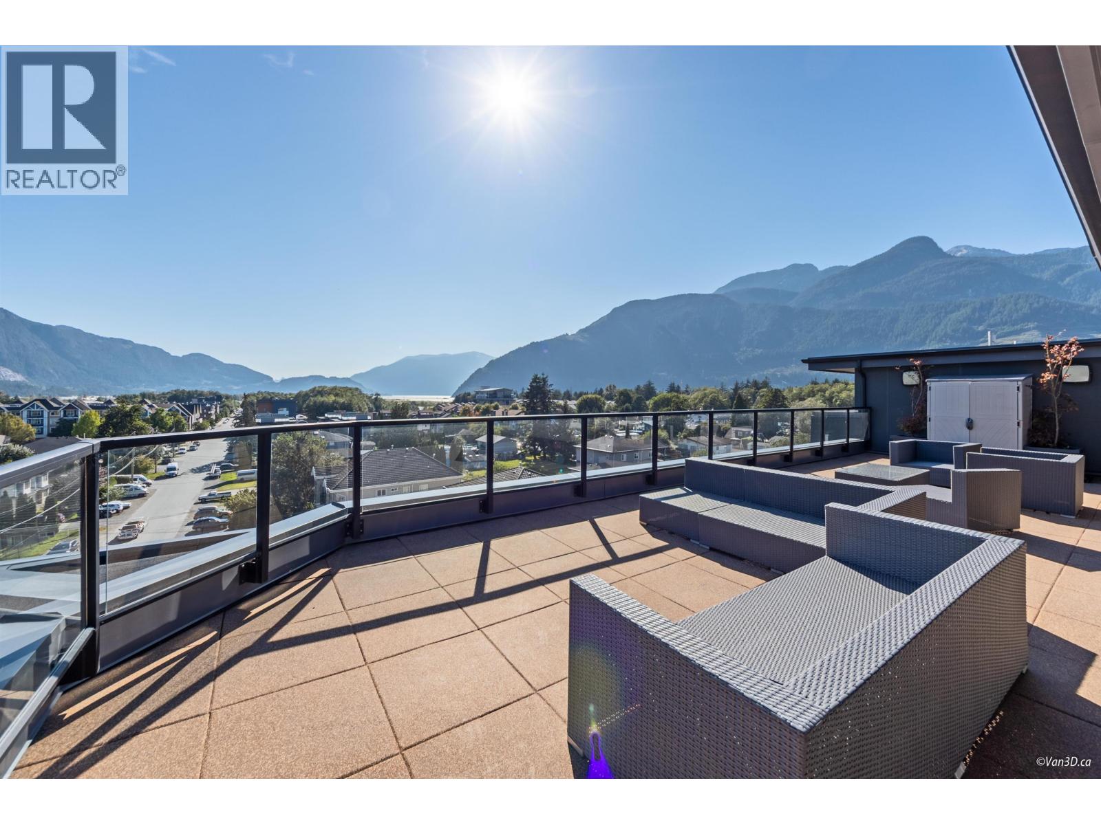 602 38013 THIRD AVENUE, Squamish