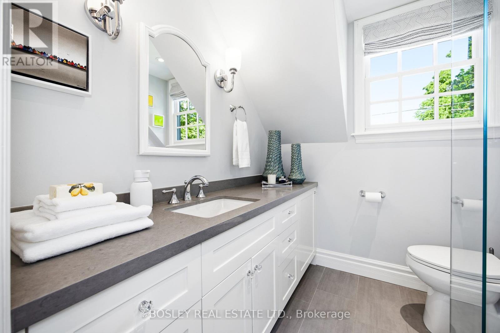 71 SUTHERLAND DRIVE - 34