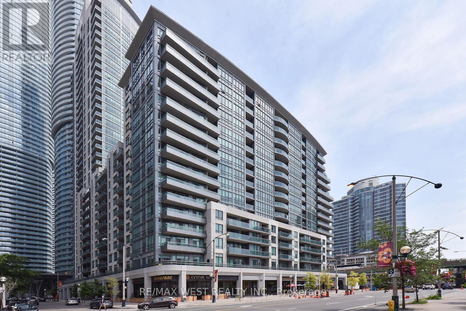 Listing photo of 1512 - 25 LOWER SIMCOE STREET