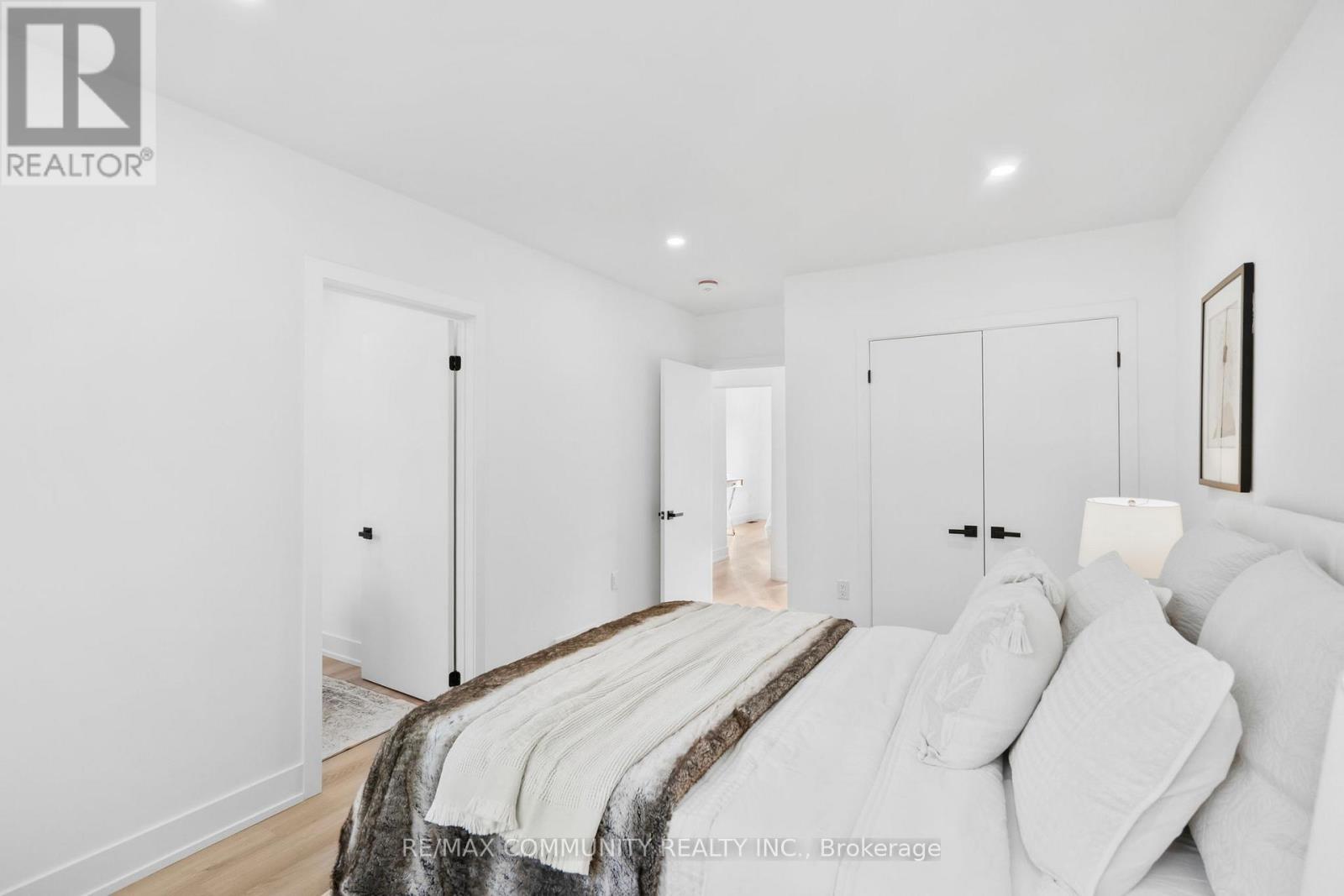 340 ALBANY AVENUE - 25