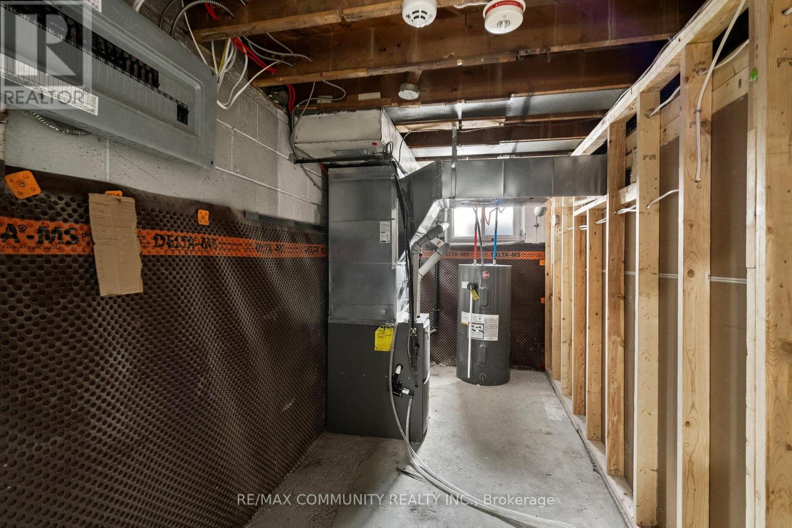 340 ALBANY AVENUE - 34