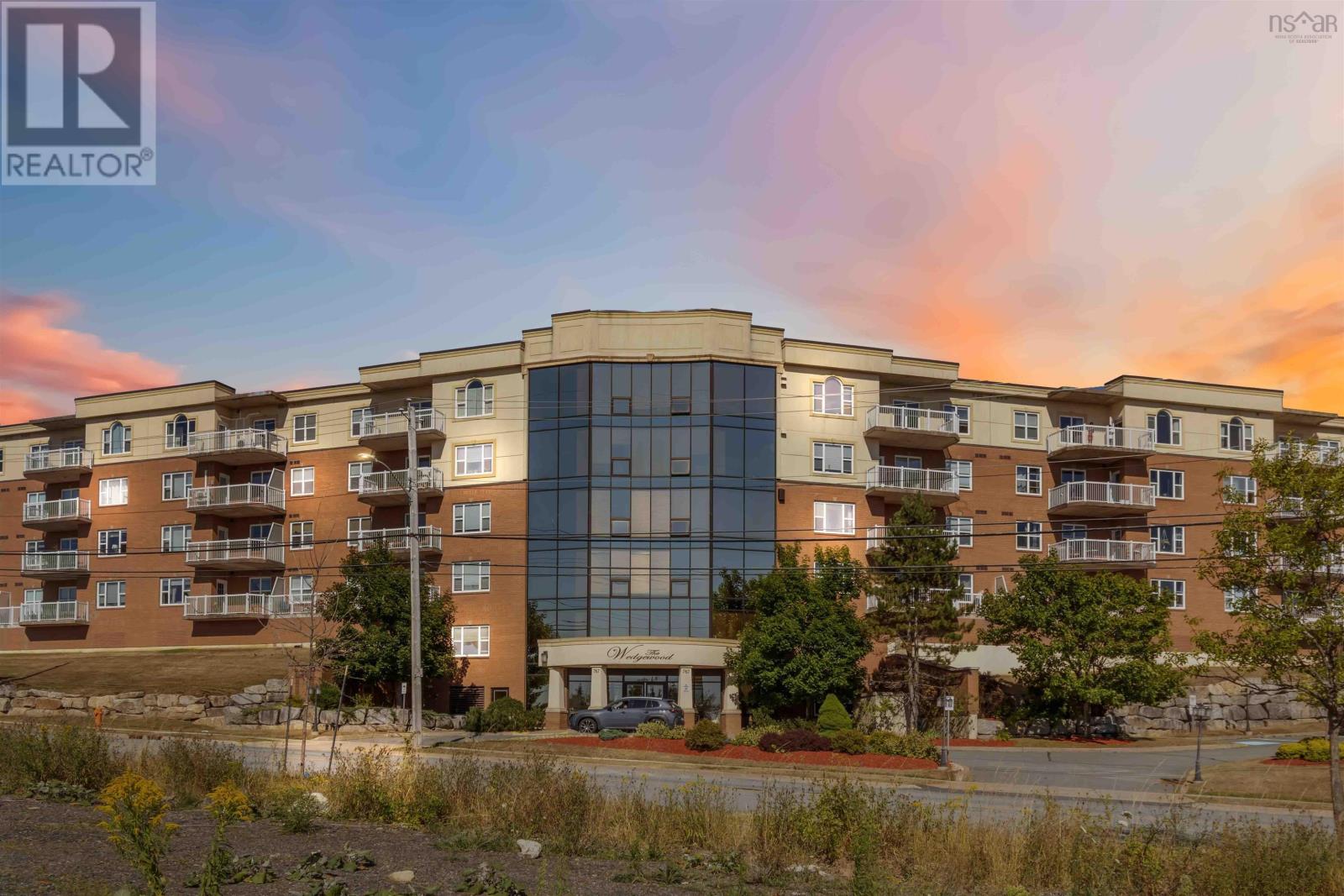413 767 Parkland Drive
