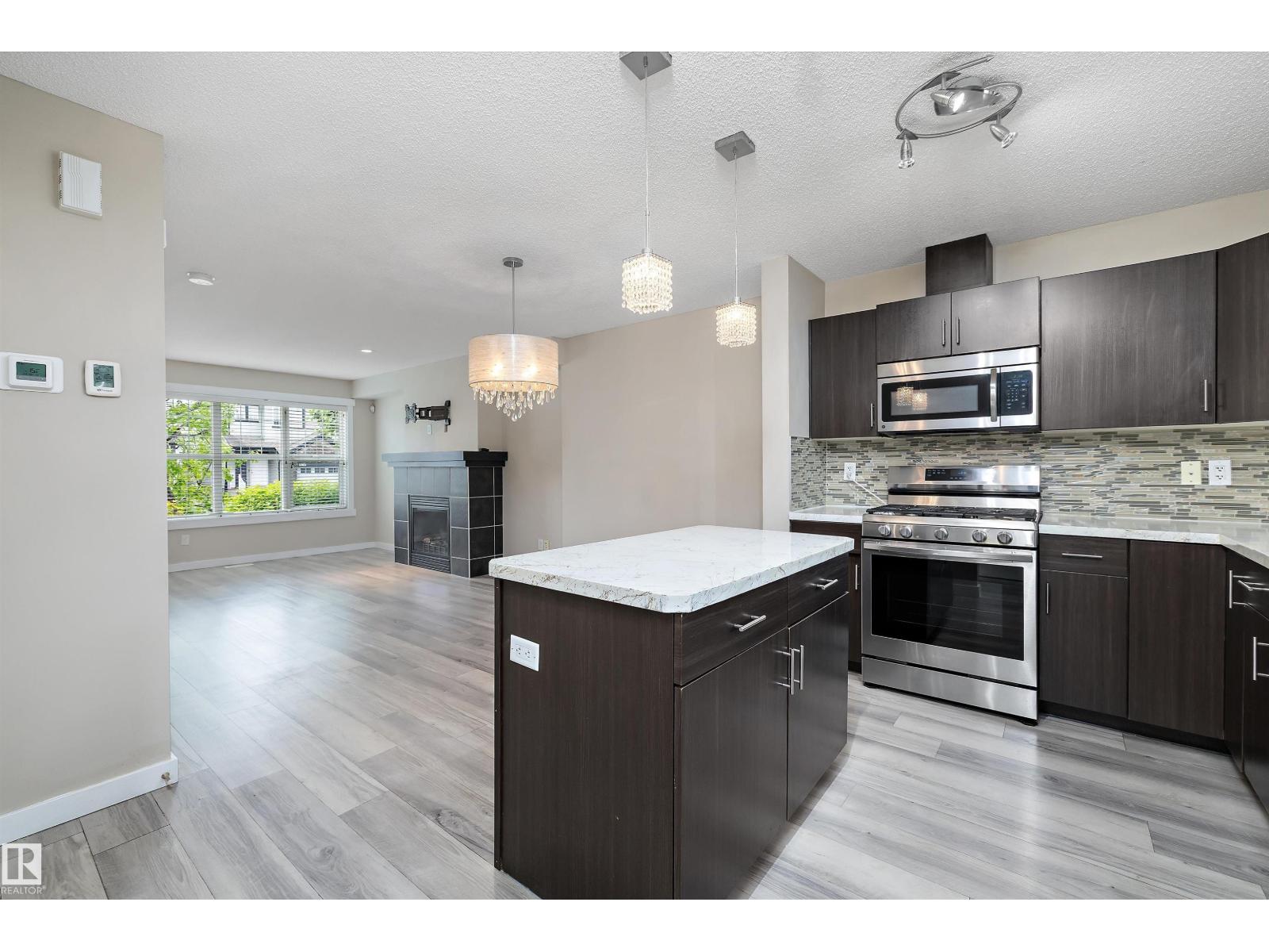 2914 18A AV NW - 11