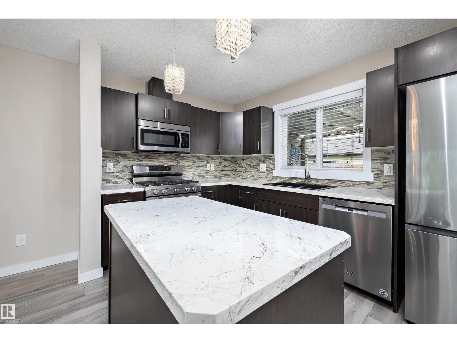 2914 18A AV NW - 13