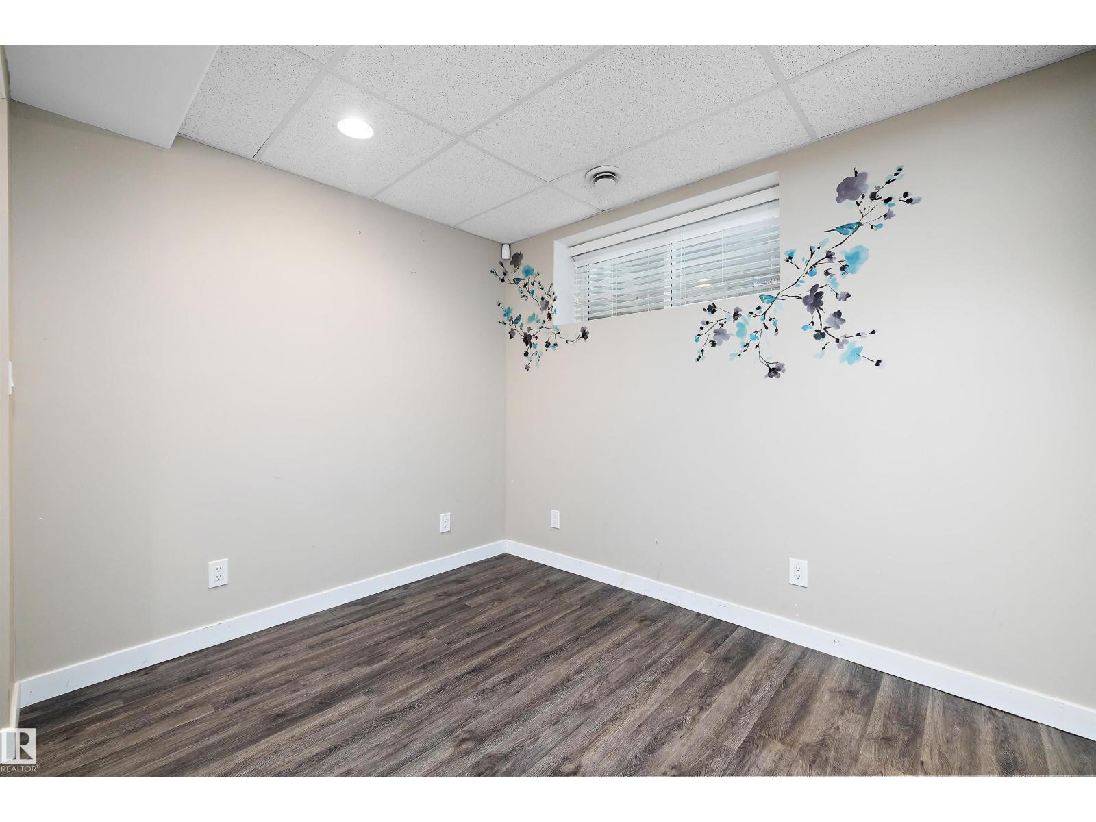 2914 18A AV NW - 36