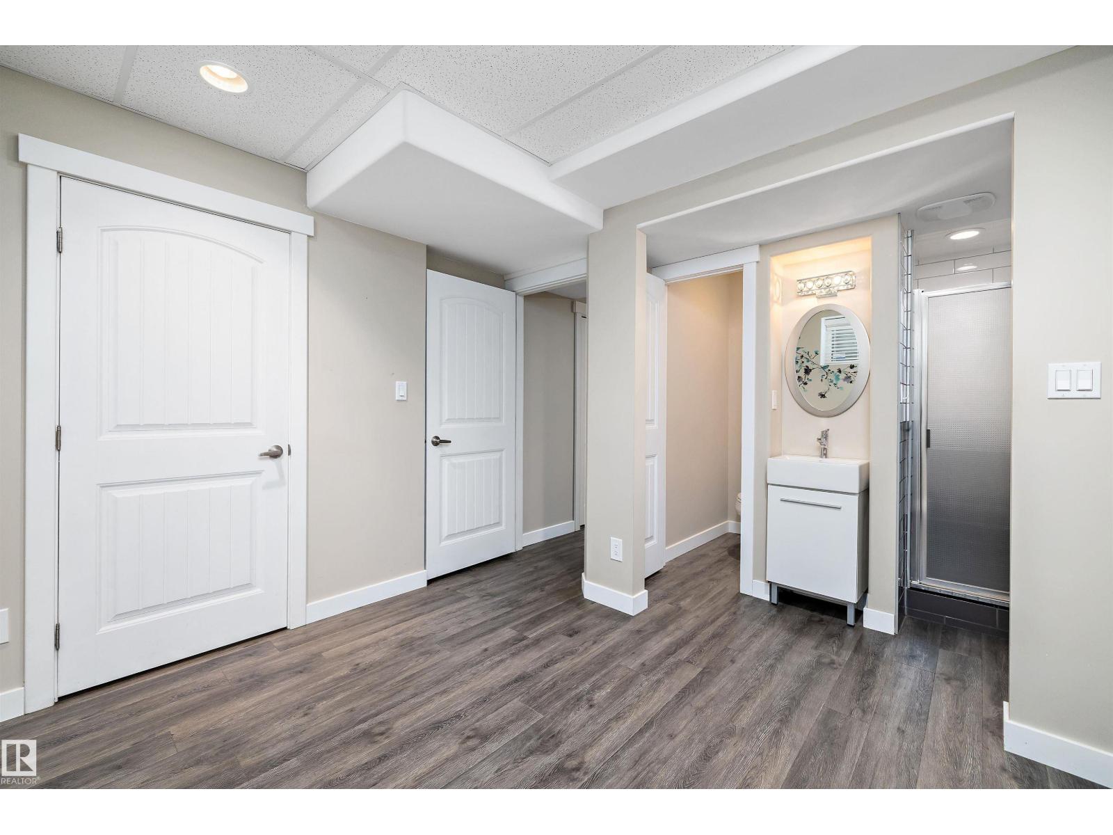 2914 18A AV NW - 38