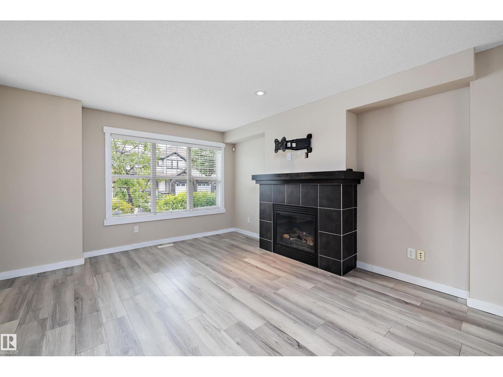 2914 18A AV NW - 4