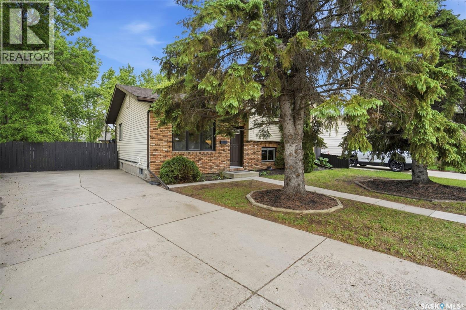 143 Adilman DRIVE - 2