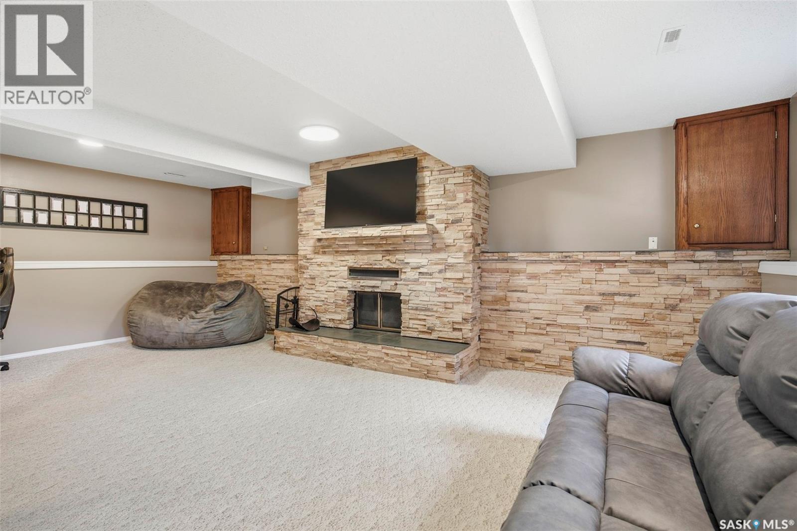143 Adilman DRIVE - 21