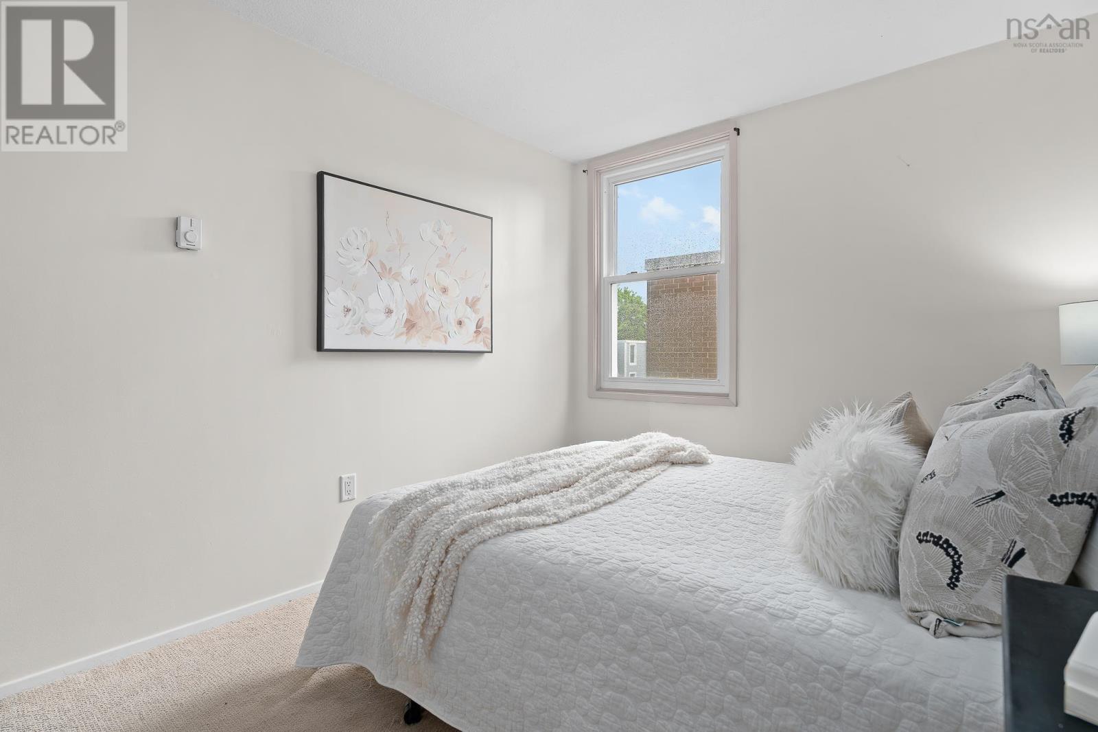 Property 28 of 41 of 40 5561 Sentinal Square