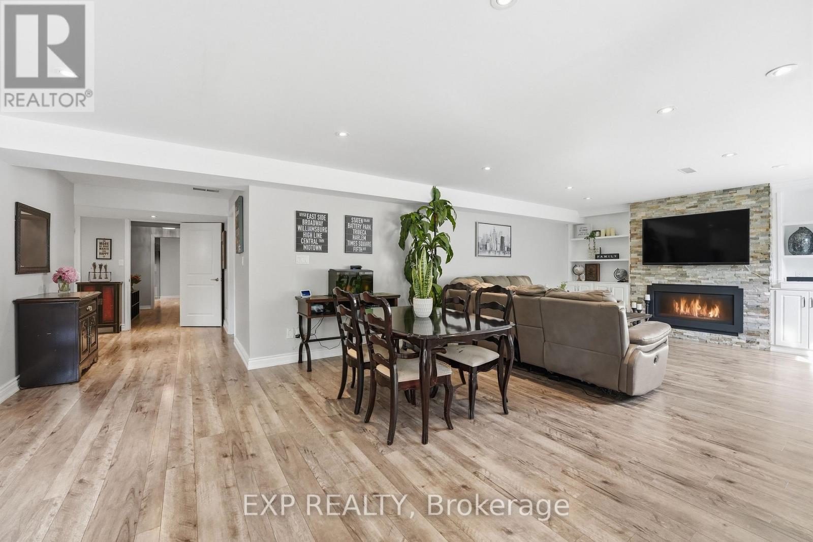 25 MANOR FOREST ROAD - 26