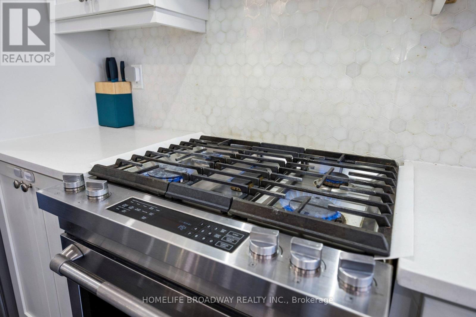 12 THOMAS SWANSON STREET - 15