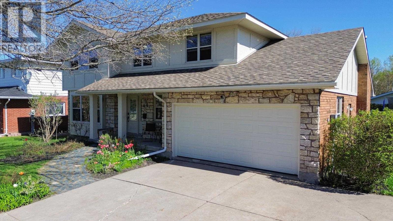 44 Woodhurst DR - 4