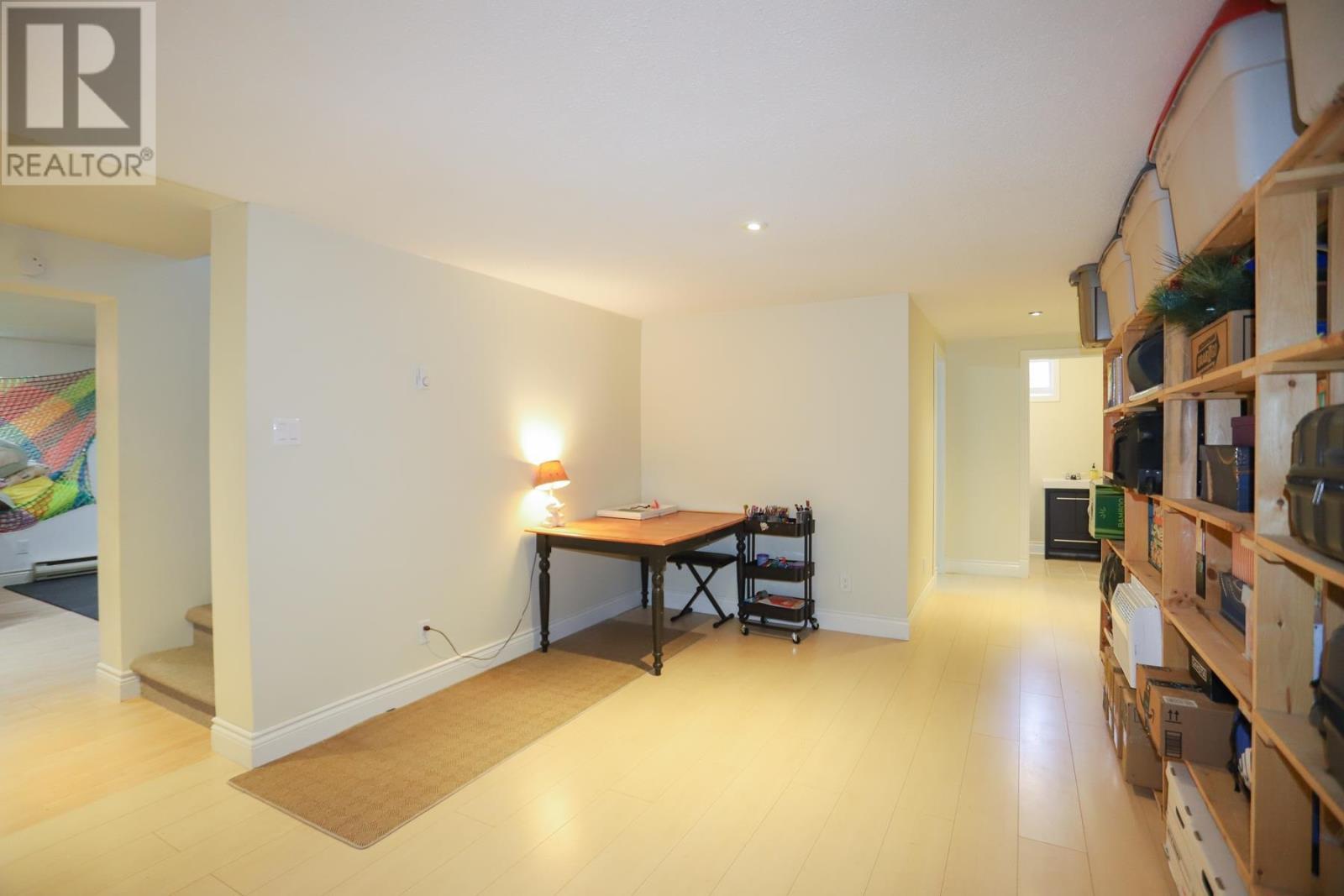 44 Woodhurst DR - 41
