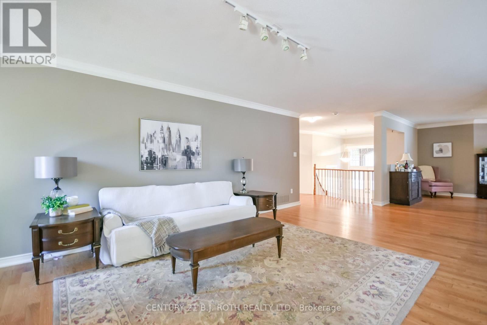 112 SILVER BIRCH AVENUE - 12