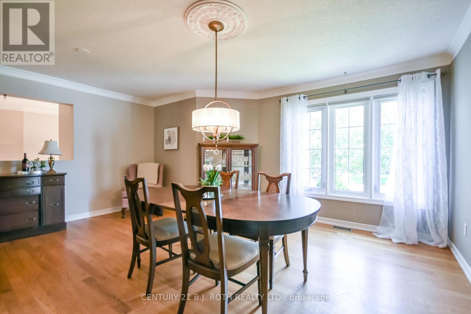 112 SILVER BIRCH AVENUE - 17