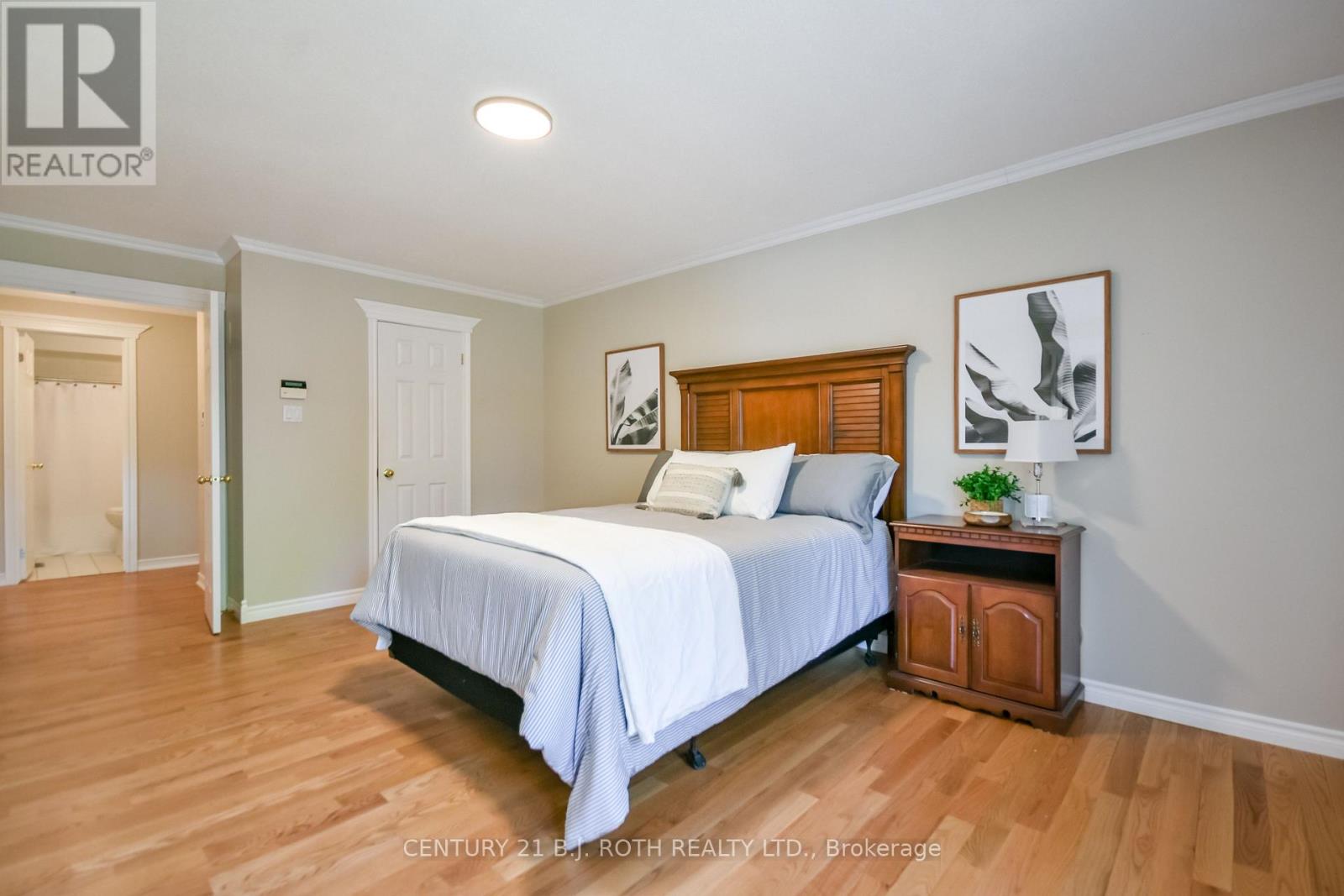112 SILVER BIRCH AVENUE - 19