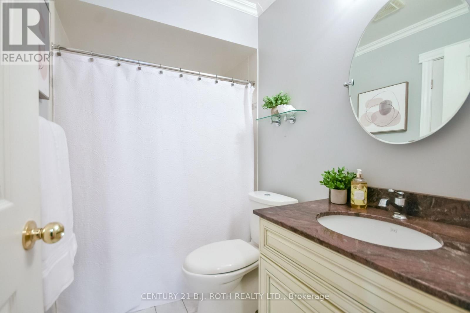 112 SILVER BIRCH AVENUE - 24