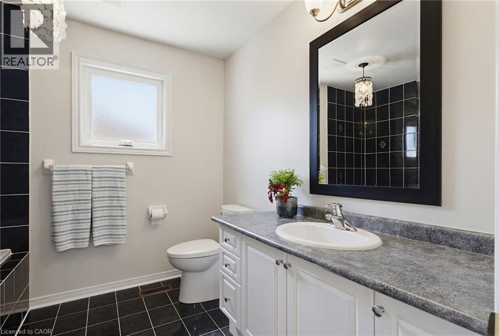 2485 NEWCASTLE Crescent - 16