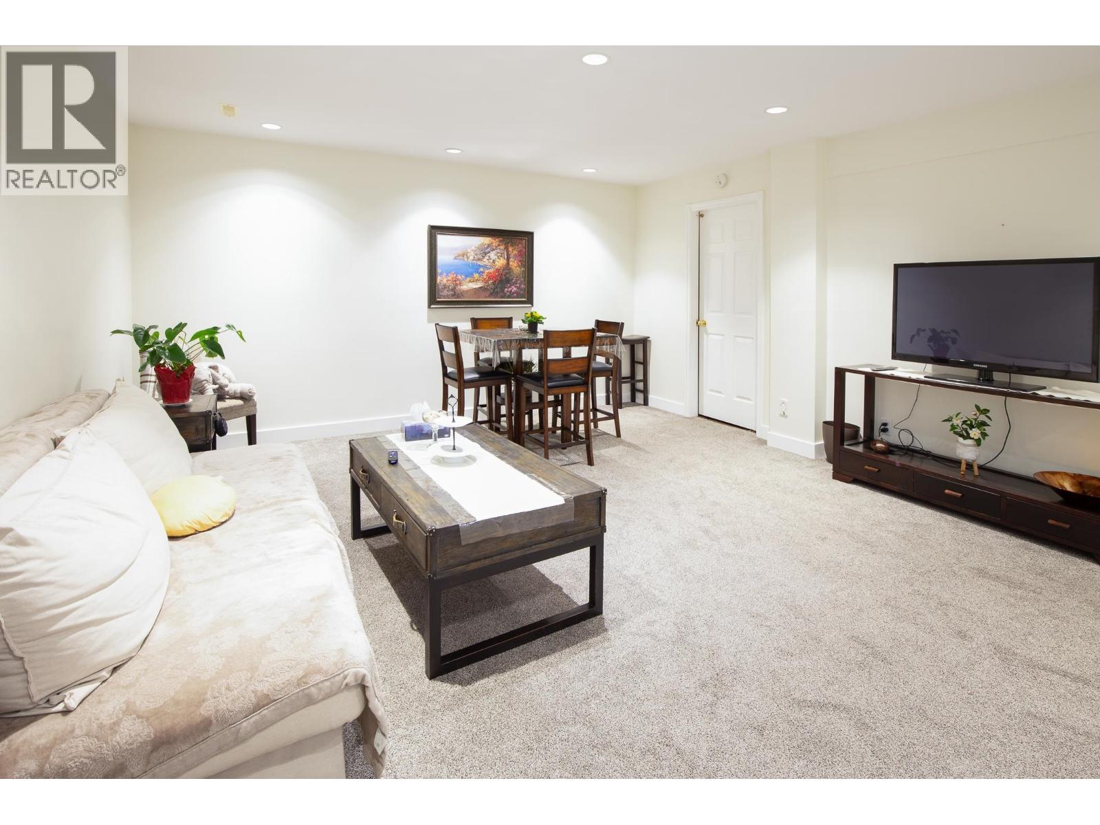 3973 BRAEMAR PLACE, North Vancouver