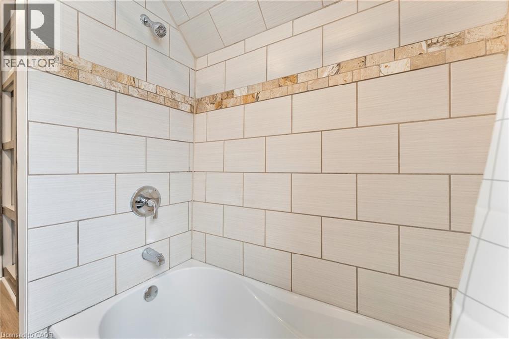 160 BRITANNIA Avenue - 31