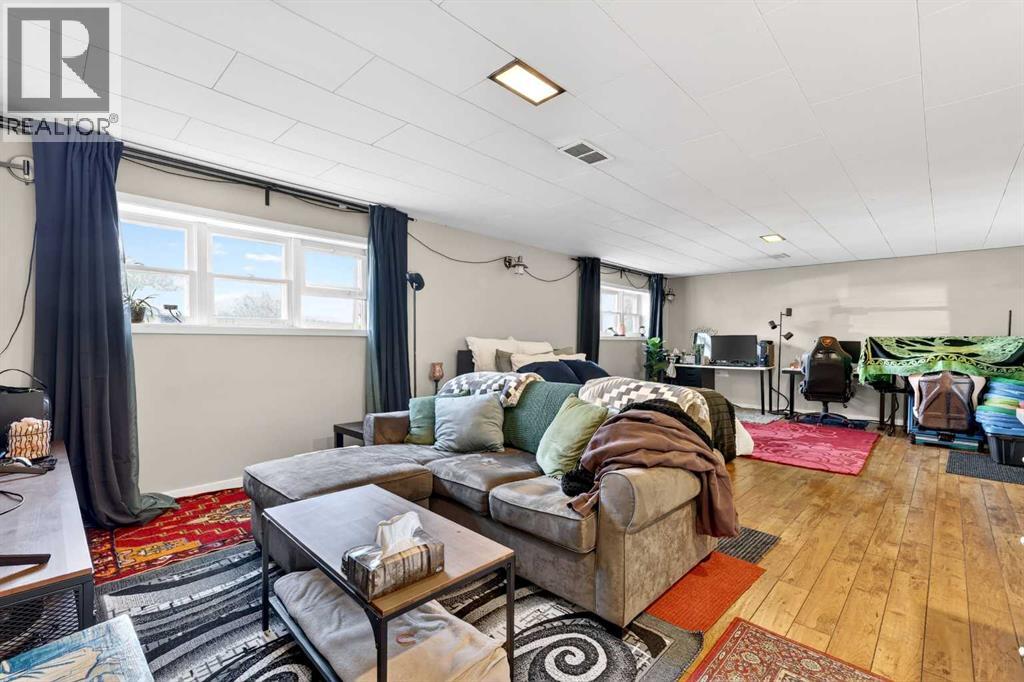 301 46 Avenue SW - 22