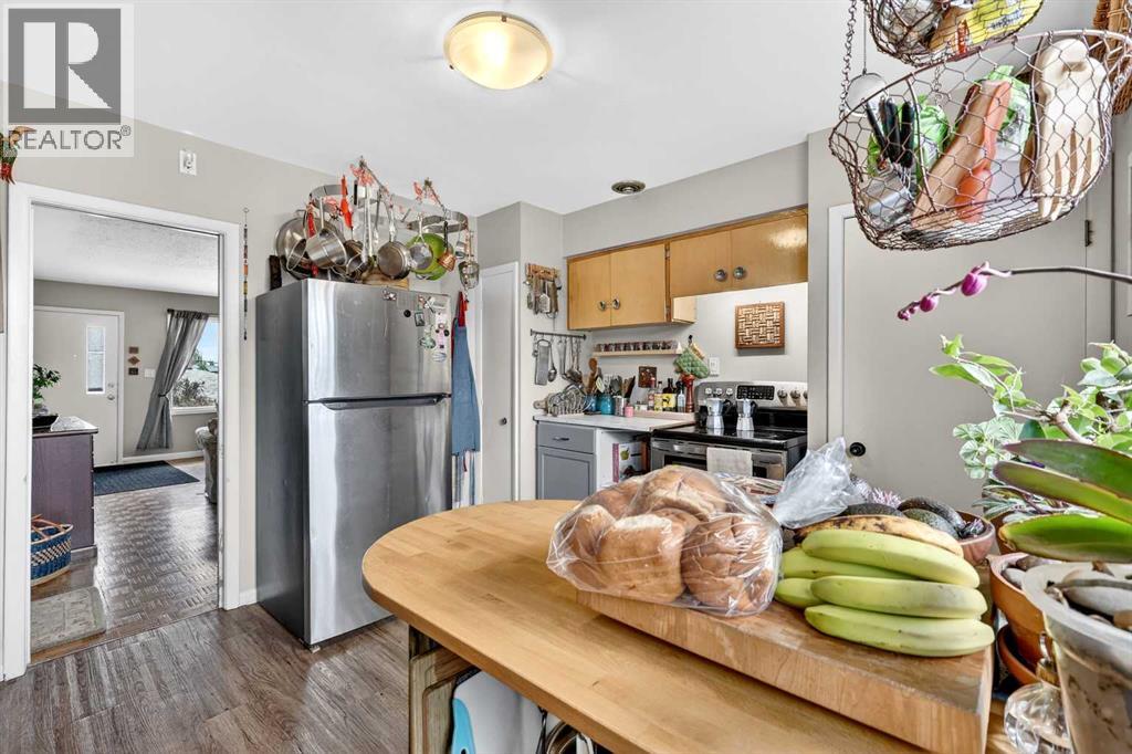 301 46 Avenue SW - 14