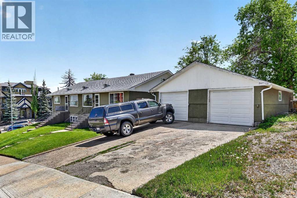 301 46 Avenue SW - 4