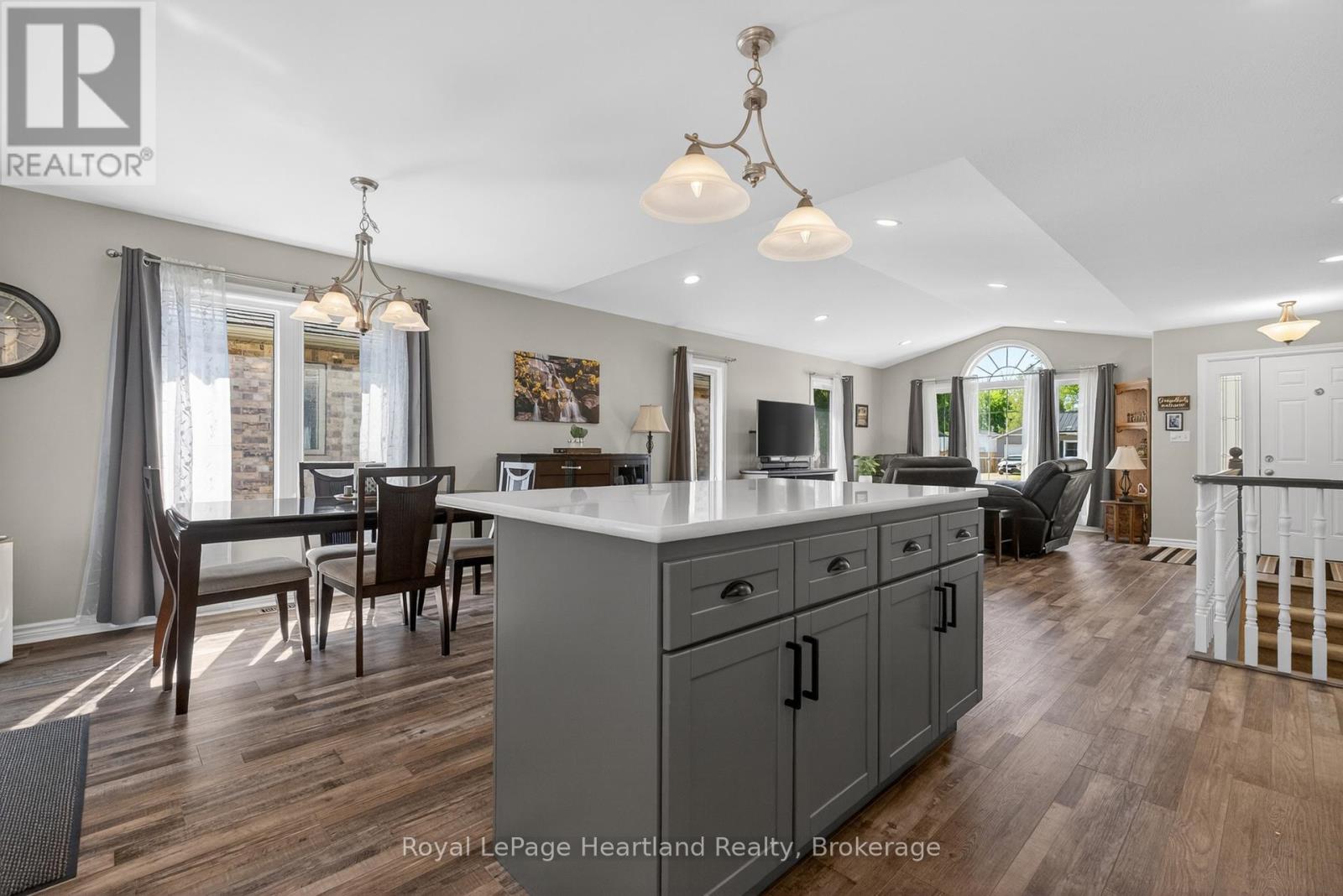 86 HURON STREET W - 12