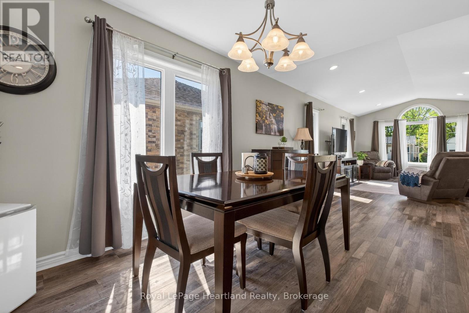 86 HURON STREET W - 14