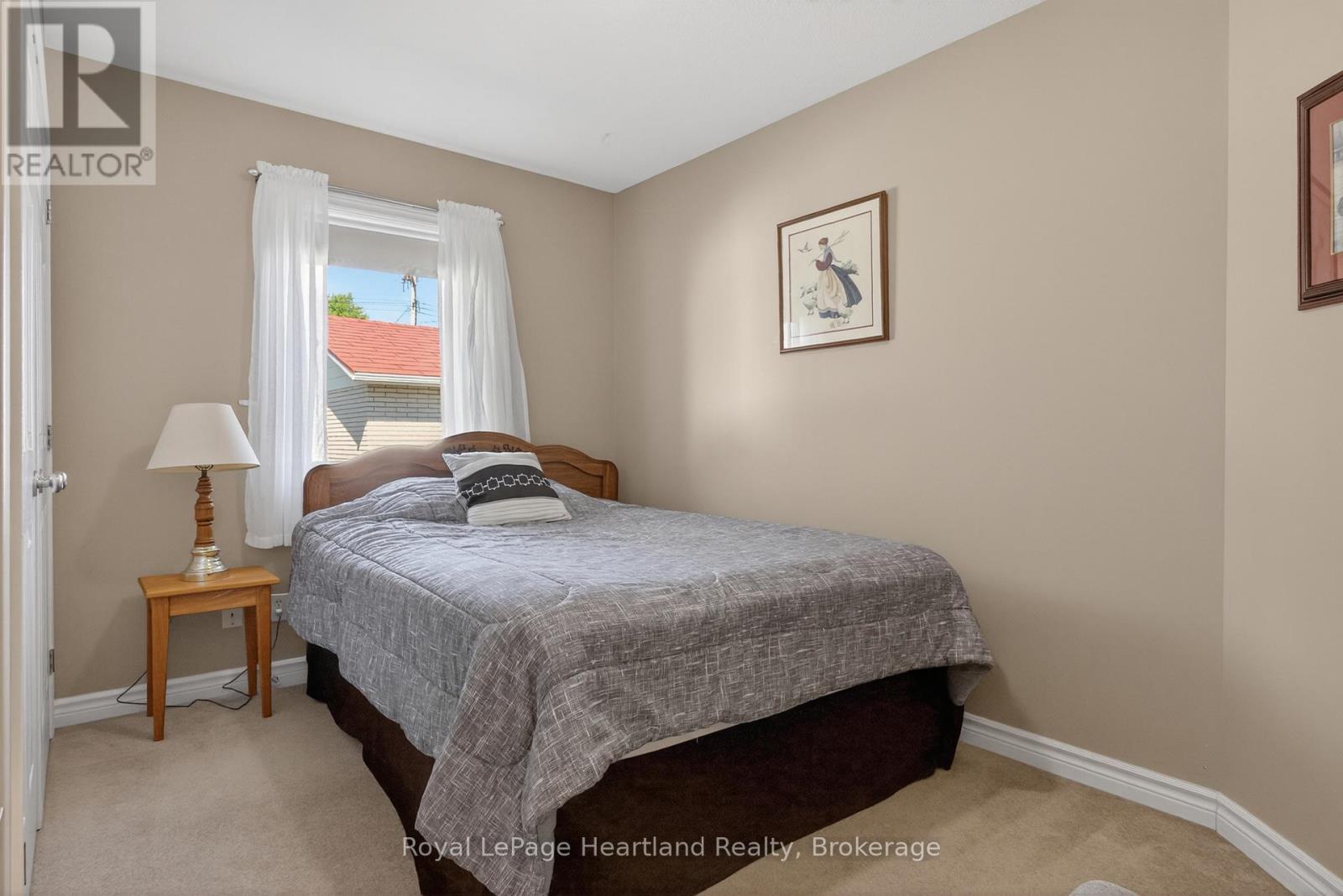 86 HURON STREET W - 19
