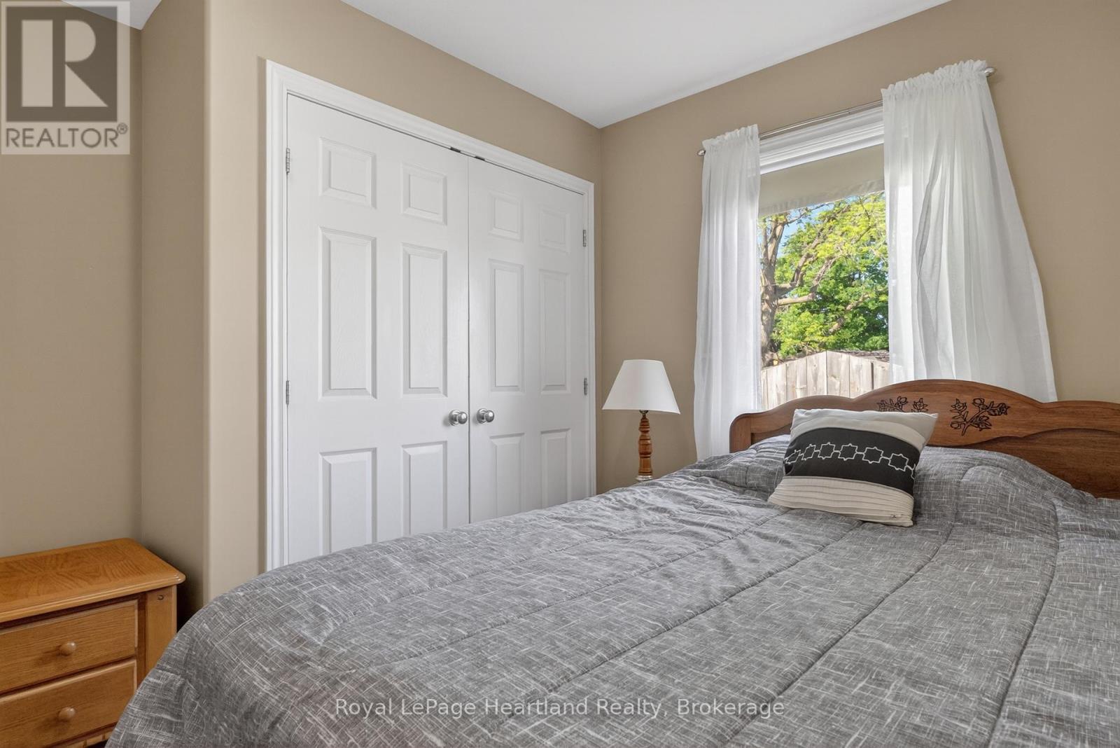 86 HURON STREET W - 20