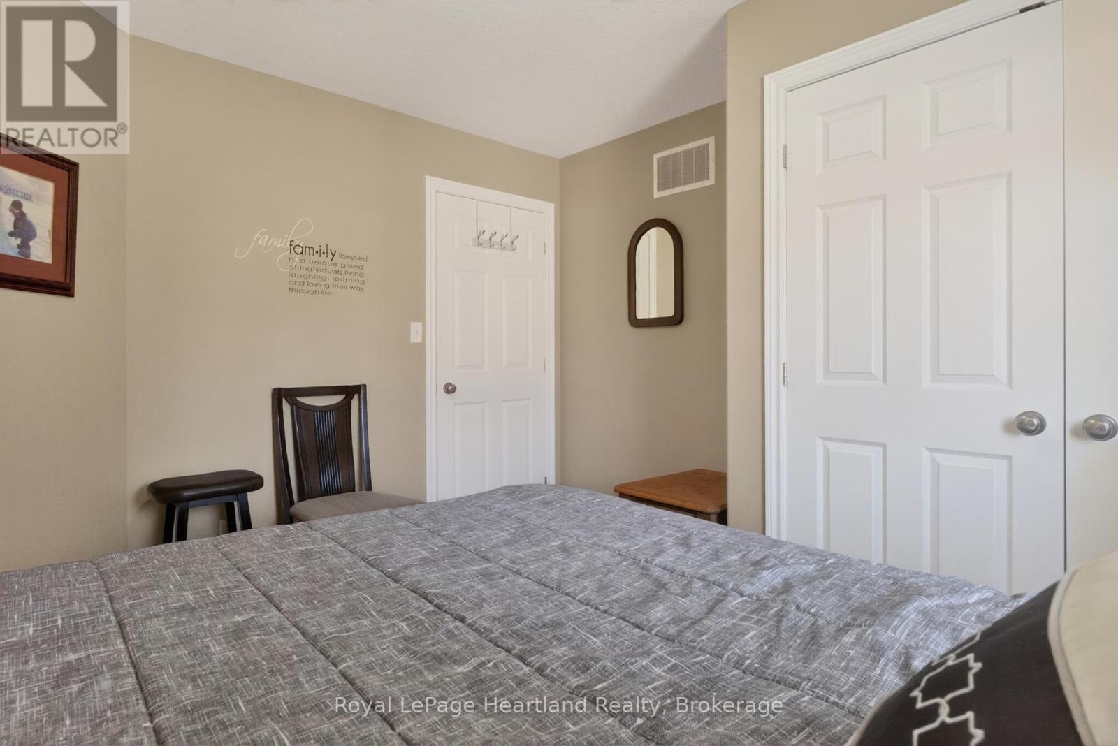 86 HURON STREET W - 21