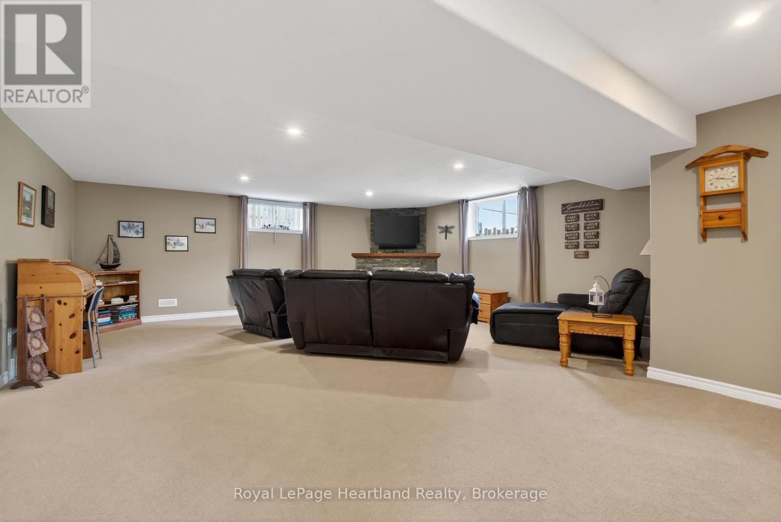 86 HURON STREET W - 27