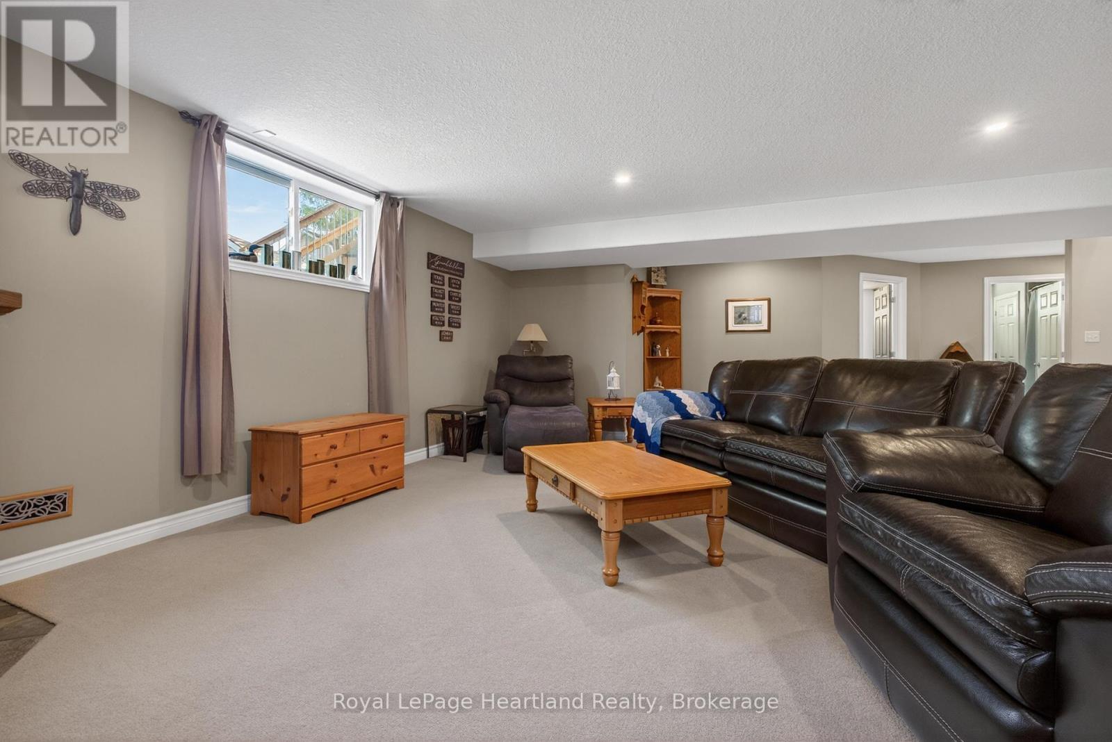 86 HURON STREET W - 29
