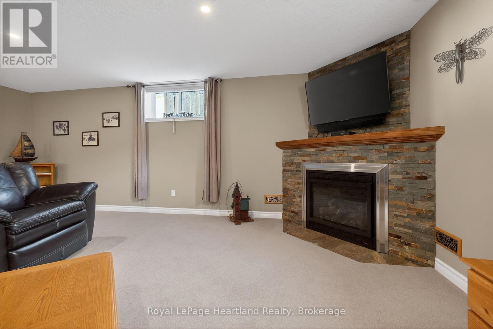 86 HURON STREET W - 30