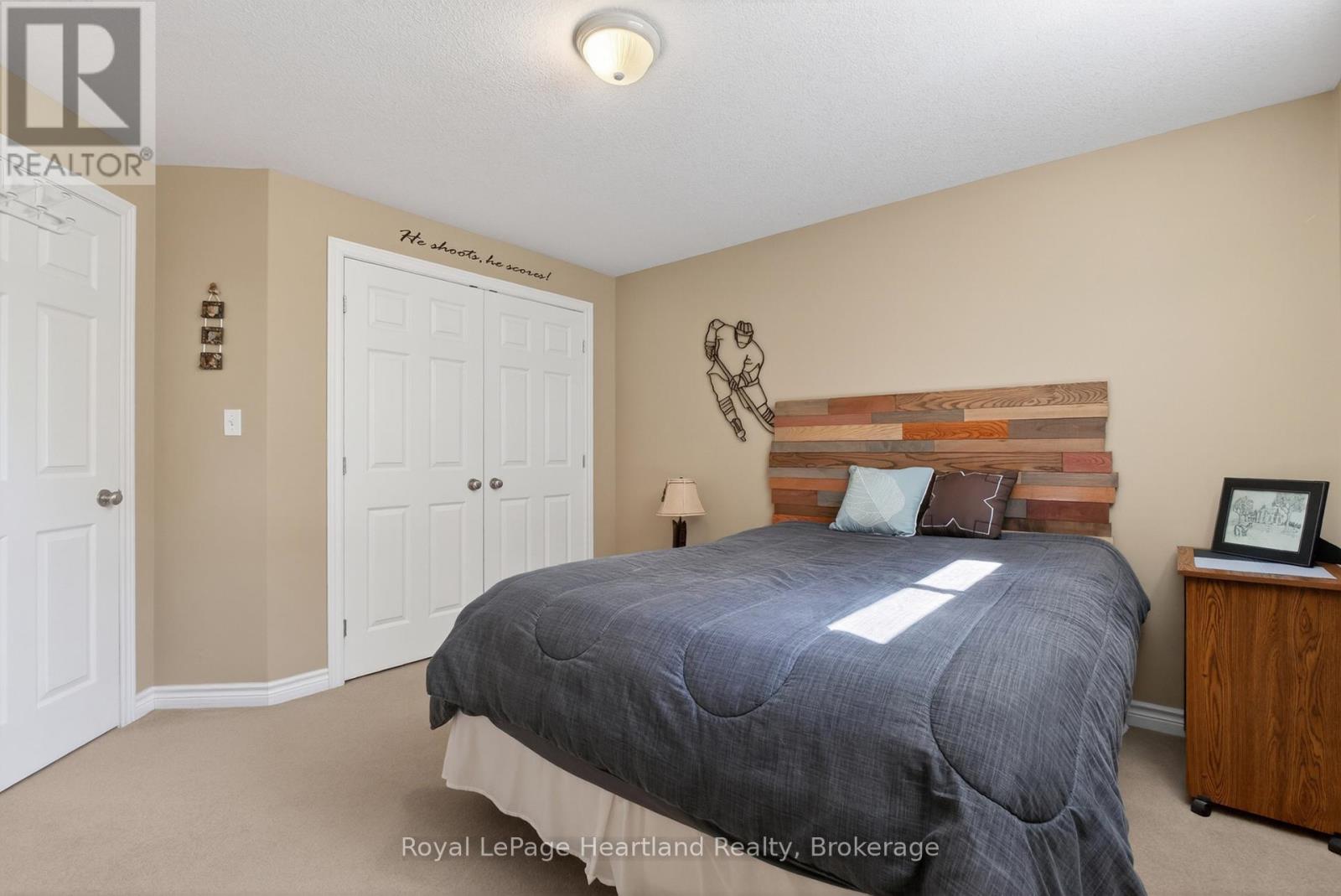 86 HURON STREET W - 32