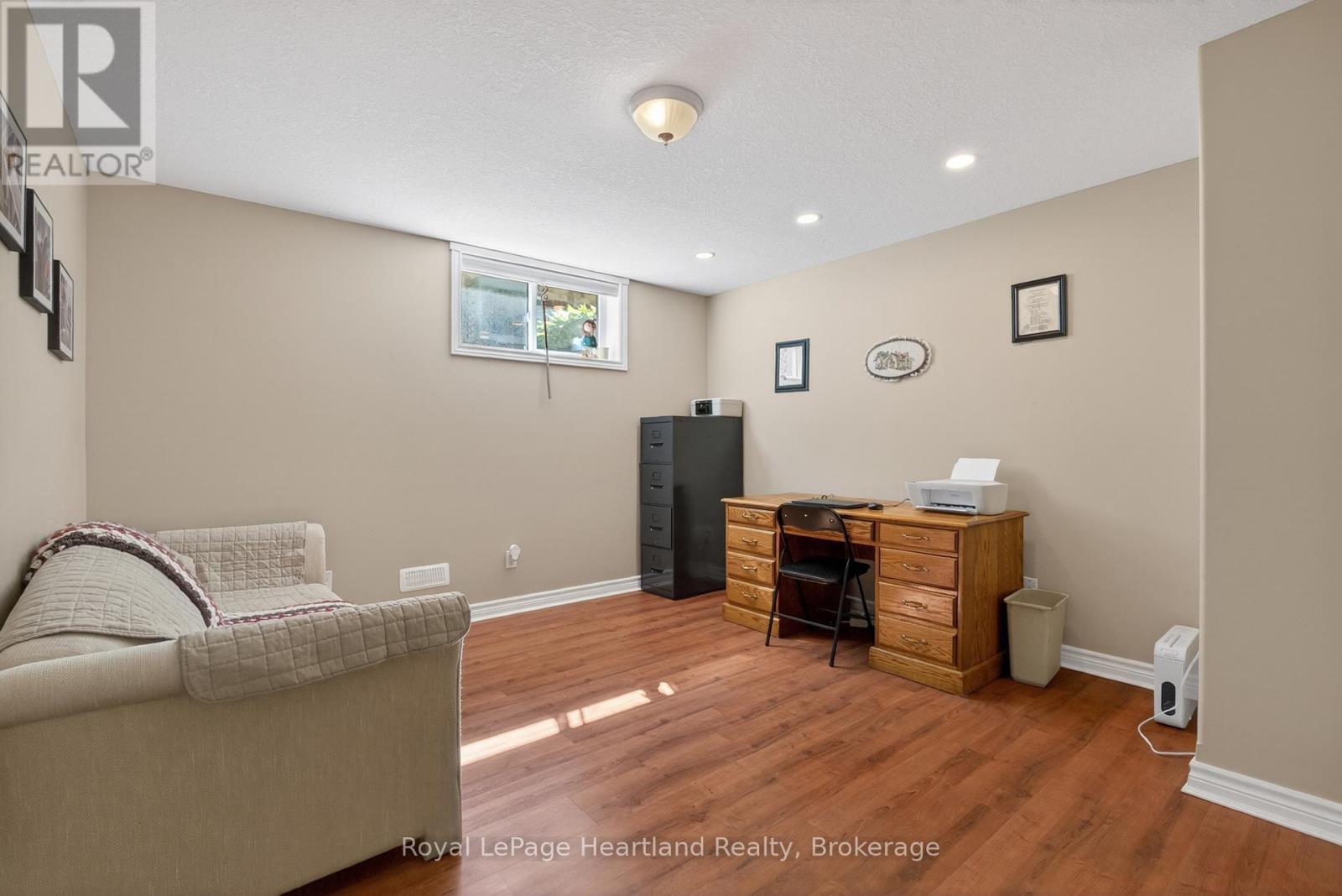 86 HURON STREET W - 36