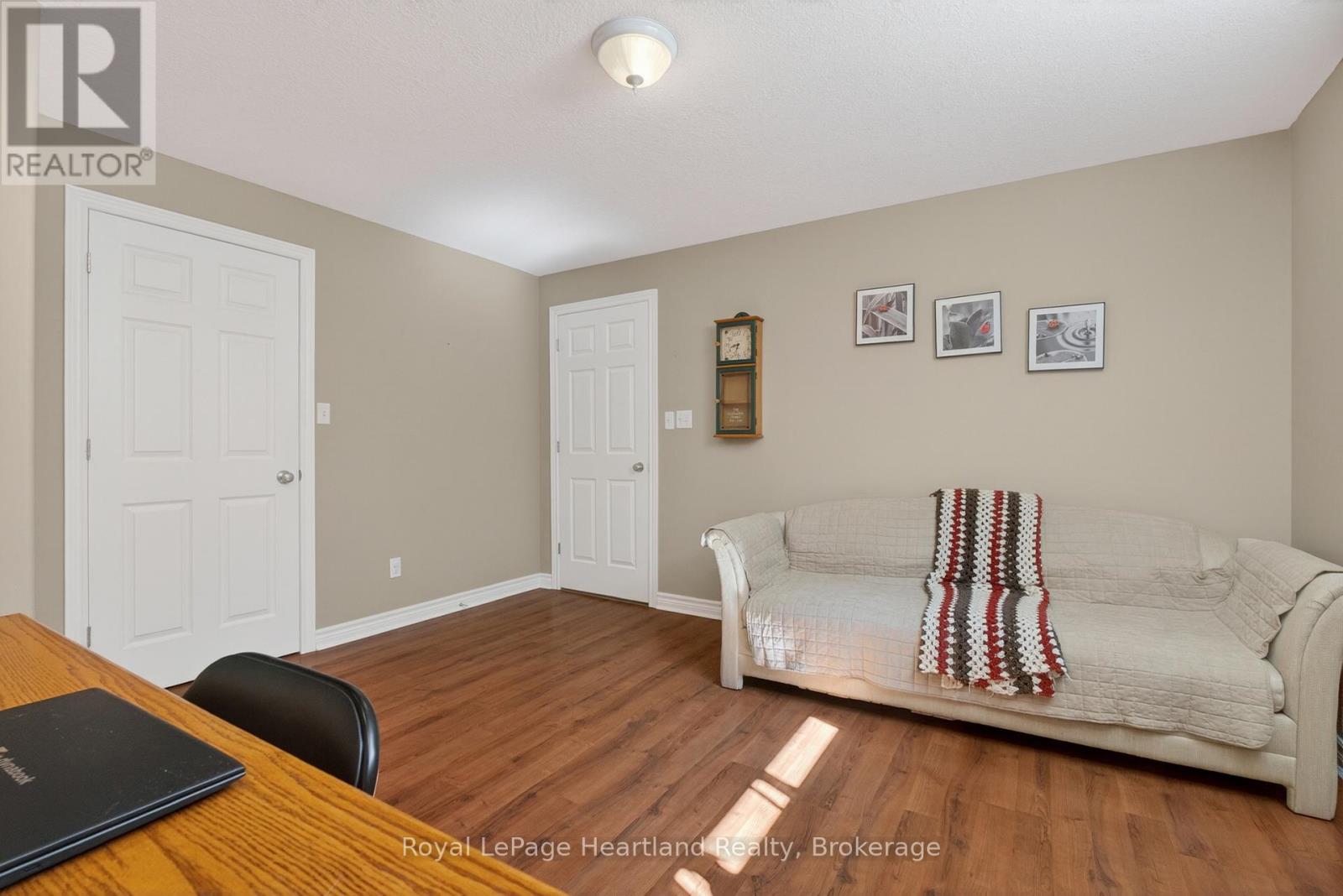 86 HURON STREET W - 37
