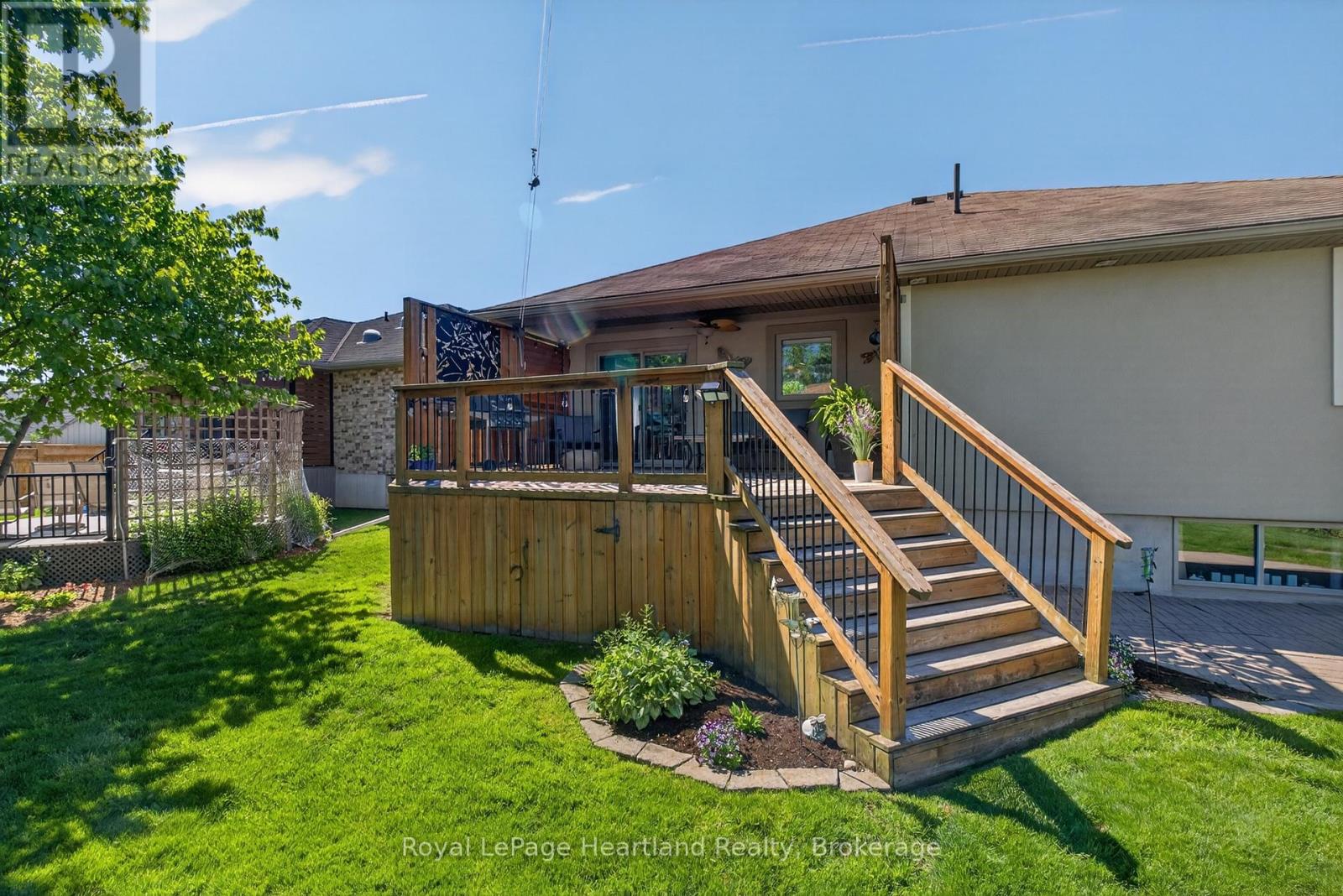 86 HURON STREET W - 41