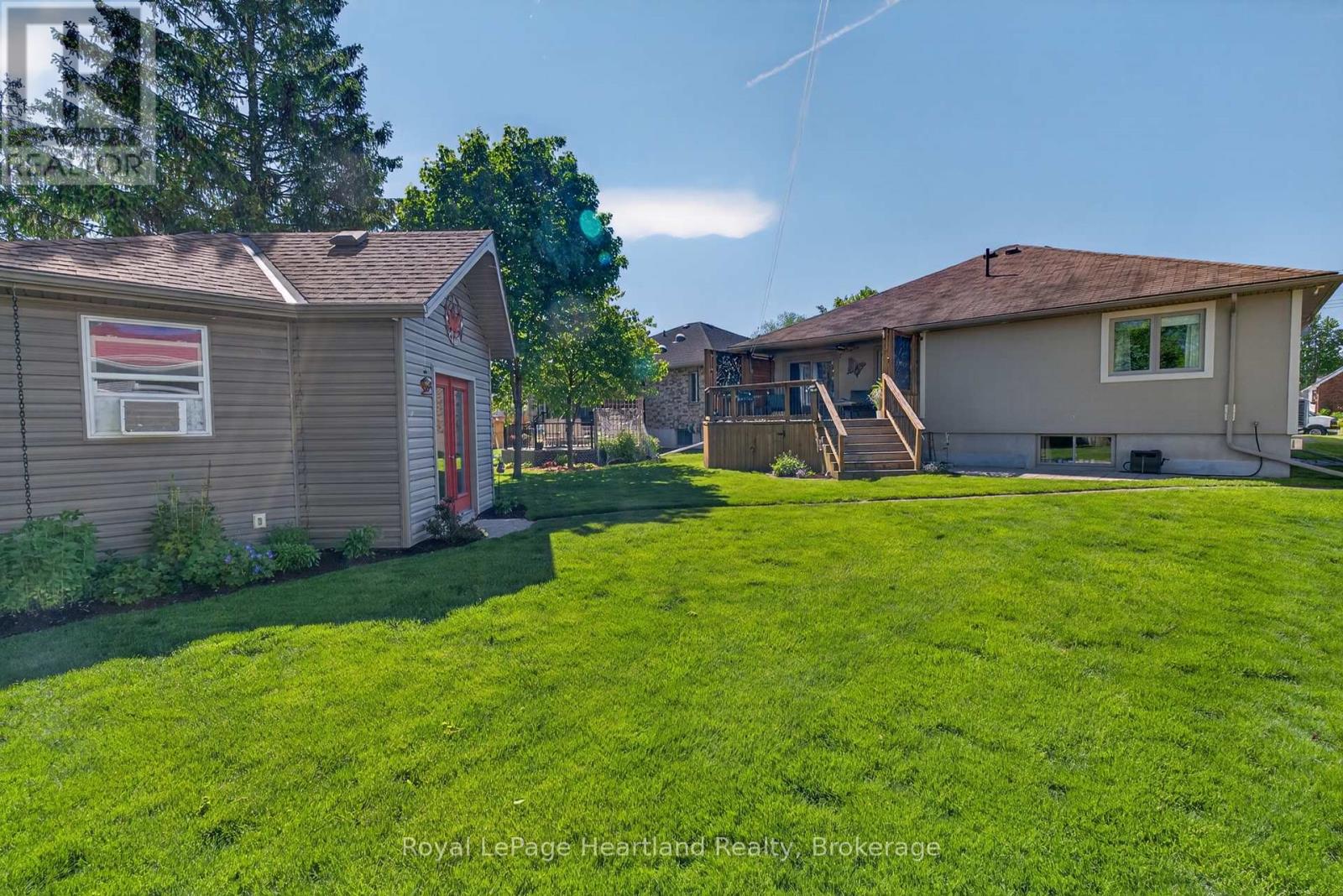 86 HURON STREET W - 42
