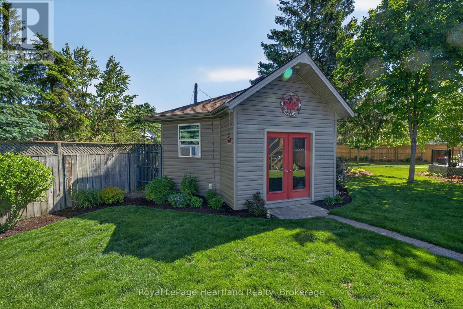 86 HURON STREET W - 43