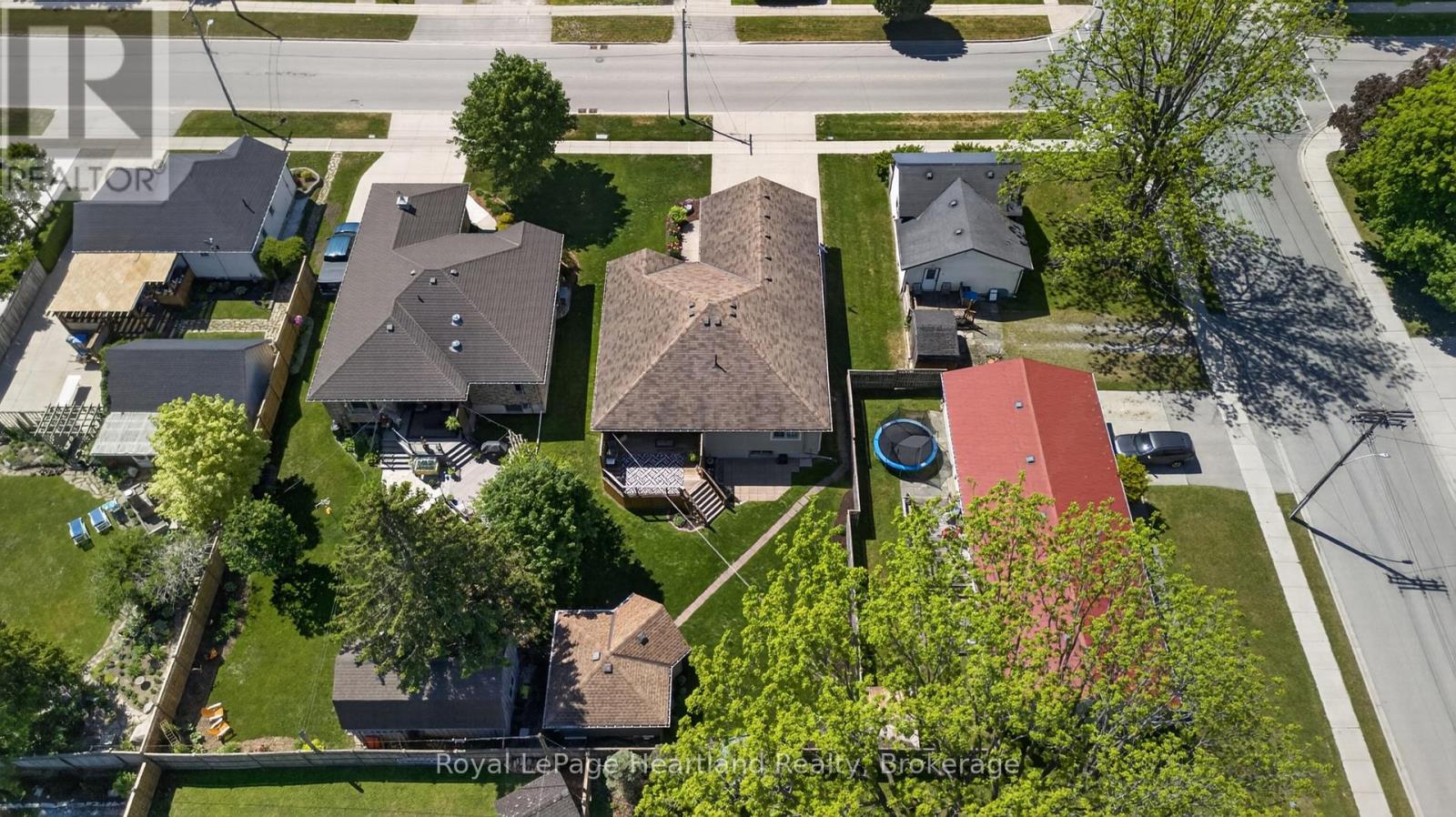 86 HURON STREET W - 48