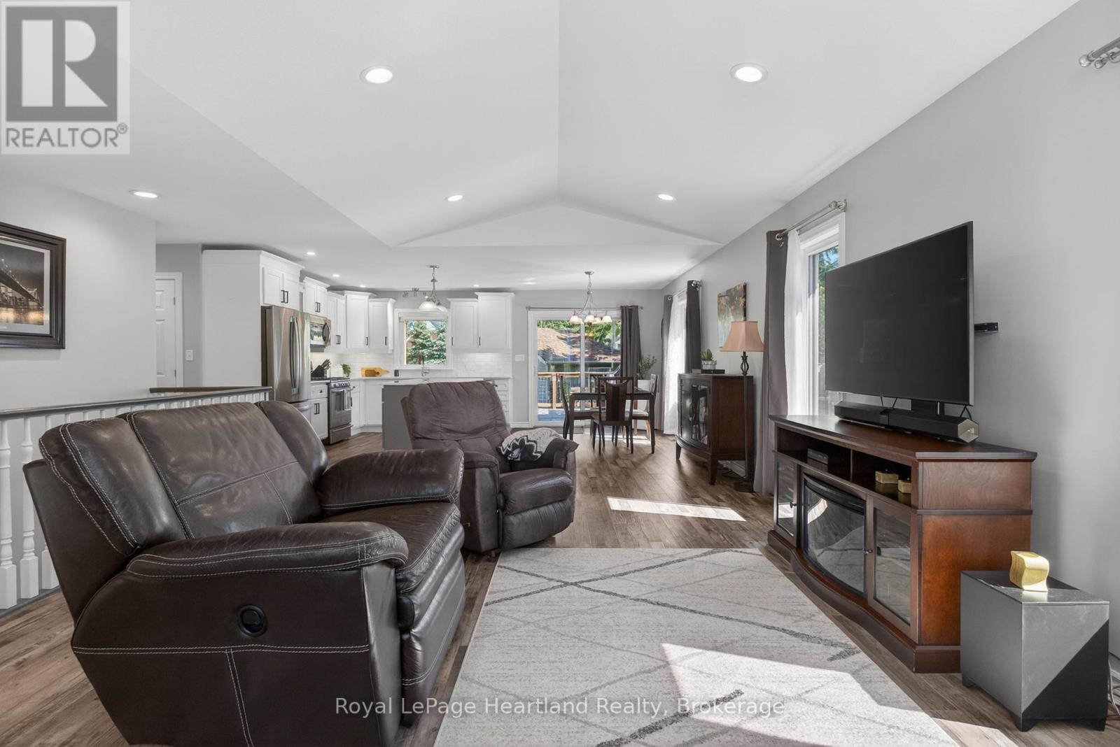 86 HURON STREET W - 7