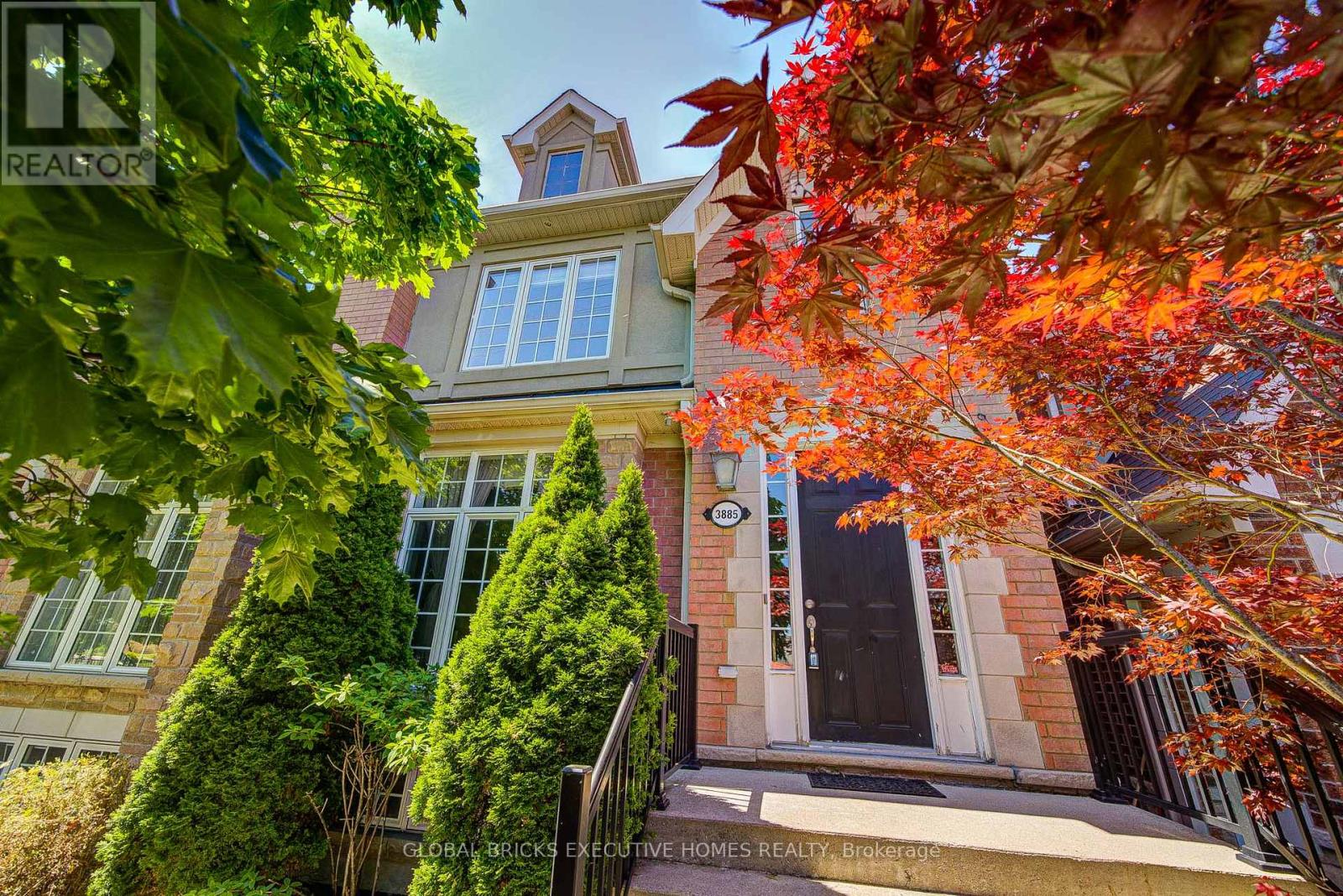 3885 EGLINTON AVENUE - 1