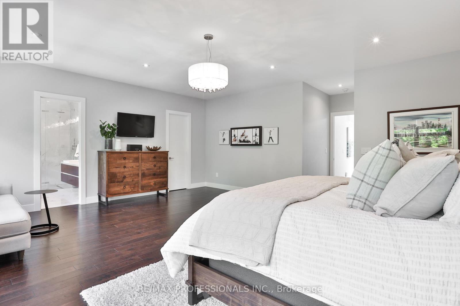 54 RENOWN ROAD - 25