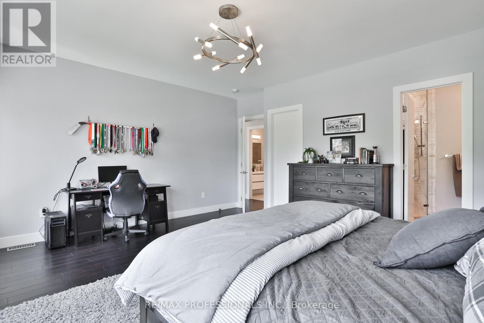 54 RENOWN ROAD - 29