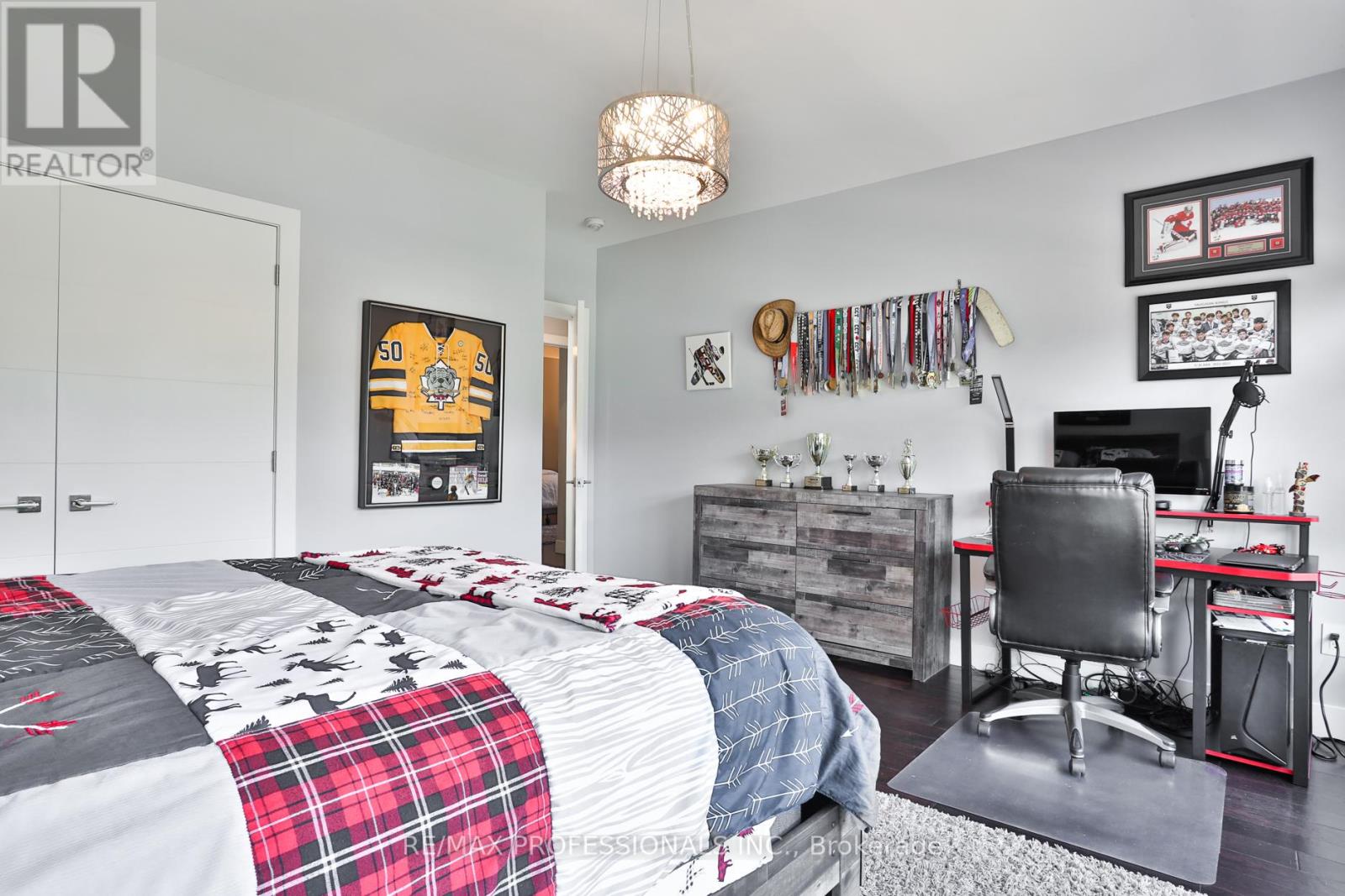 54 RENOWN ROAD - 36