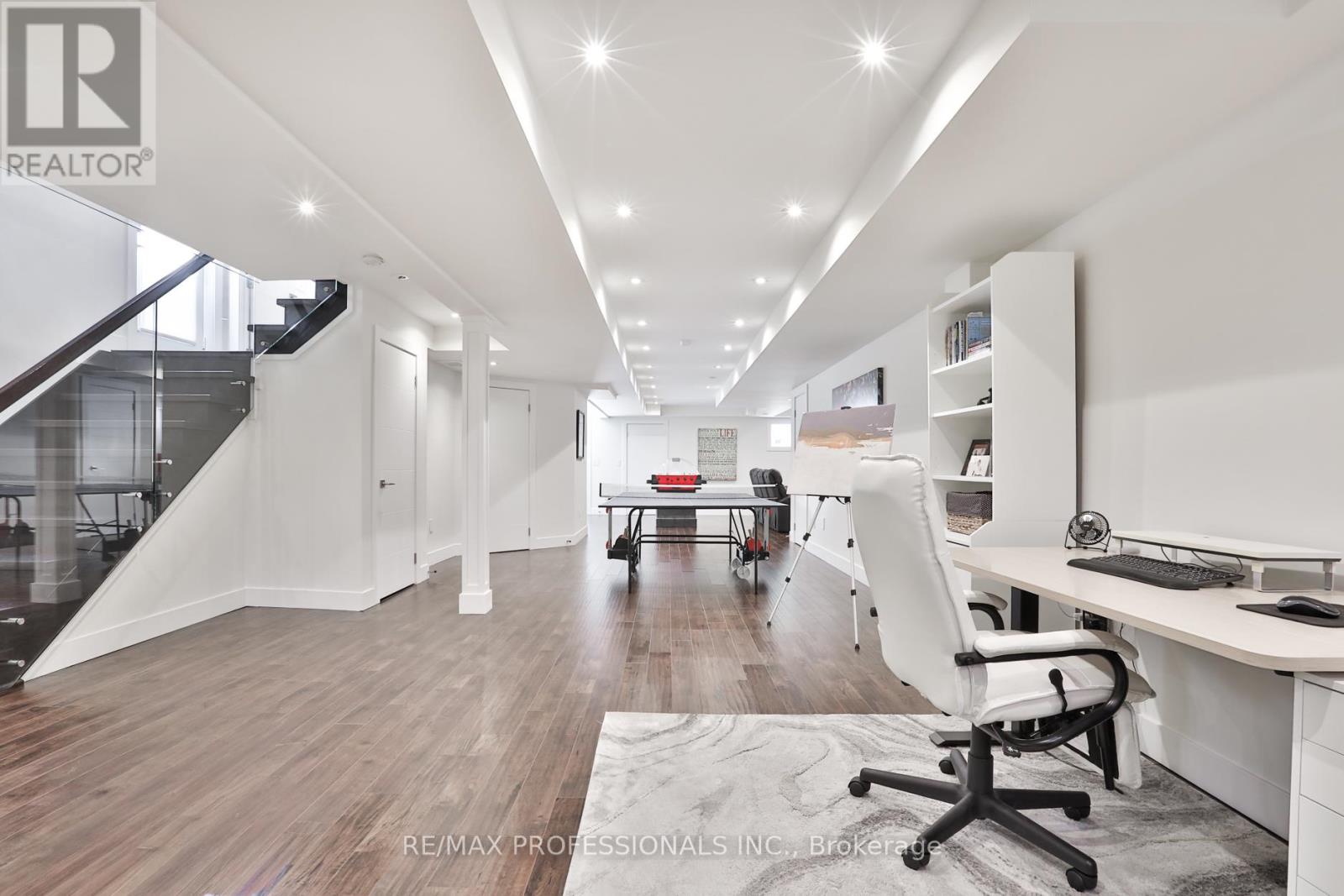 54 RENOWN ROAD - 39